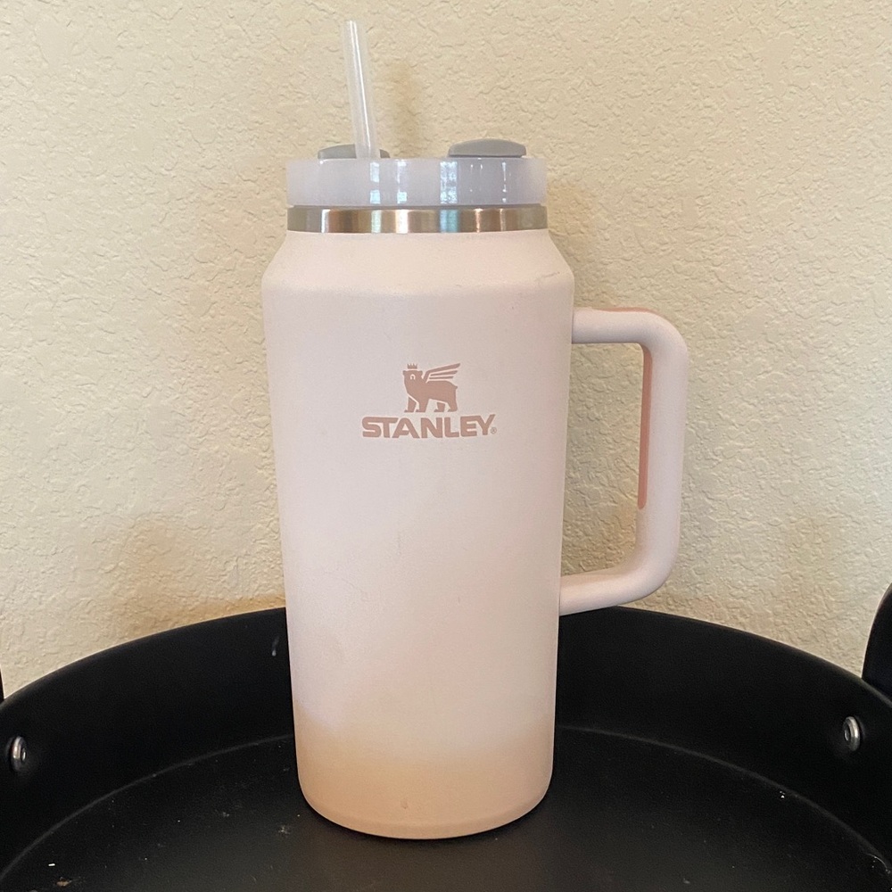 64 oz Stanley Blush Pink Insulated Mug with Handle and Straw Lid